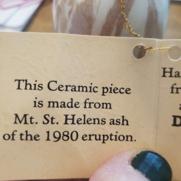 1980 MT. ST. HELEN'S ASH . BELL . Made from the ash. Vintage. NWT - Picture 5 of 8